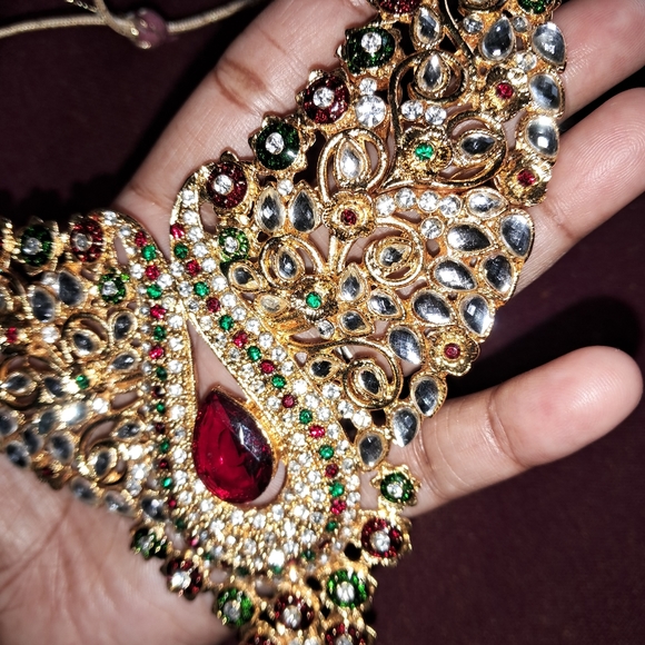 Alloy Gold Plated Grand Necklace - Picture 6 of 6